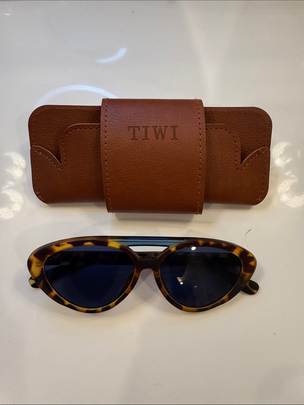 Tortoiseshell Cat Eye Sunglasses - Brown Tortoise with Dark Lenses
